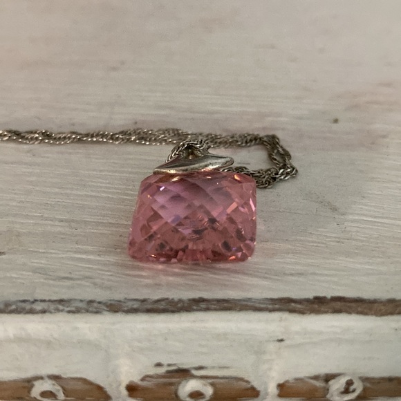 Pink ice pendant on silver chain - Picture 5 of 9